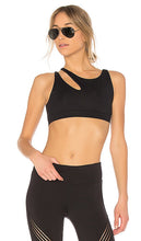 alo Peak Bra in Black - Soutien-gorge alo Peak en noir - alo Peak 黑色文胸 - alo Peak BH in Schwarz - alo Peak 브라 - reggiseno alo Peak in nero