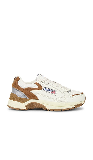 Autry Hyperway Low Sneaker in Beige | Mars & Cigar Lifestyle Sneakers for Women