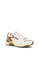 Autry Hyperway Low Sneaker in Beige