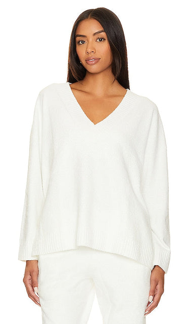 eberjey Boucle V-Neck Top in White - eberjey - Haut bouclé à col en V en blanc - eberjey 白色毛圈圈 V 领上衣 - Eberjey Bouclé-Top mit V-Ausschnitt in Weiß - eberjey 부클 브이넥 탑 화이트 색상 - Top eberjey Boucle con scollo a V in bianco