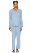 eberjey Gisele Rib Long PJ Set in Blue - eberjey Ensemble pyjama long côtelé Gisele en bleu - eberjey Gisele 蓝色罗纹长睡衣套装 - Eberjey Gisele Rib Long Pyjama-Set in Blau - eberjey 지젤 립 롱 파자마 세트 블루 색상 - eberjey Pigiama lungo a coste Gisele in blu
