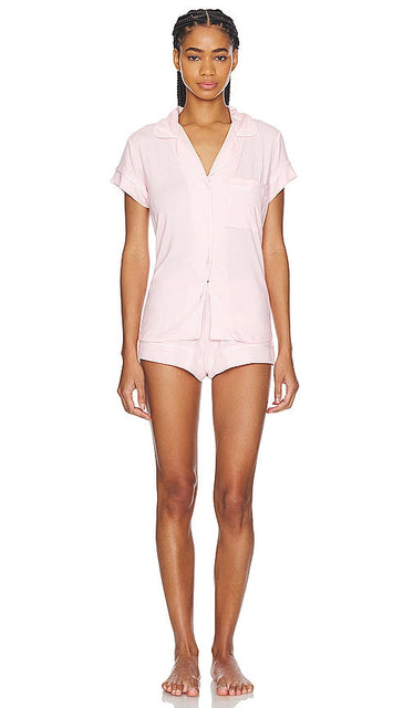 eberjey Gisele Shortie PJ Set in Pink - eberjey Ensemble pyjama shortie Gisele en rose - eberjey Gisele 粉色短裤睡衣套装 - eberjey Gisele Shortie PJ Set in Rosa - eberjey 지젤 쇼티 파자마 세트 핑크 - eberjey Pigiama corto Gisele in rosa