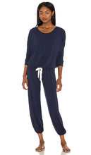 eberjey Gisele The Slouchy Set in Navy - eberjey Gisele The Slouchy Set en bleu marine - eberjey Gisele 海军蓝休闲套装 - eberjey Gisele Das Slouchy-Set in Marineblau - eberjey Gisele 슬러치 세트 - eberjey Gisele Il set slouchy in blu marino