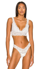 eberjey Mariana The Whispers Bralette in White - eberjey Mariana The Whispers Bralette en blanc - eberjey Mariana The Whispers 白色文胸 - eberjey Mariana The Whispers Bralette in Weiß - eberjey Mariana The Whispers 브라렛 화이트 색상 - eberjey Mariana The Whispers Bralette in bianco