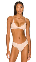 eberjey Pima Stretch Cotton V Bralette in Beige - eberjey Bralette en V en coton extensible Pima en beige - eberjey 米色比马弹力棉 V 文胸 - Eberjey V-Bralette aus Pima-Stretch-Baumwolle in Beige - eberjey 피마 스트레치 코튼 V 브라렛 베이지 색상 - eberjey Bralette a V in cotone elasticizzato Pima in beige