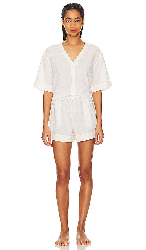 eberjey Short Sleeve Top & Short Set in Ivory - Ensemble haut à manches courtes et short eberjey en ivoire - eberjey 象牙色短袖上衣和短裤套装 - eberjey Kurzarm-Top und Shorts-Set in Elfenbein - eberjey 반팔 탑 & 쇼트 세트 아이보리 색상 - eberjey Top a maniche corte e set corto in avorio