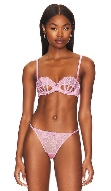 fleur du mal Bella Embroidery Boned Cutout Bra in Pink - fleur du mal Soutien-gorge désossé brodé Bella en rose - fleur du mal Bella 粉色刺绣胶骨镂空文胸 - fleur du mal Bella Stickerei-BH mit Knochenausschnitt und Cutout in Rosa - fleur du Mal Bella 자수 본드 컷아웃 브라 (핑크) - fleur du mal Reggiseno ritagliato con disossatura ricamato Bella in rosa