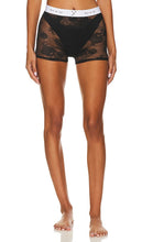 fleur du mal Bouquet Lace Boxer Brief in Black - fleur du mal Boxer en dentelle Bouquet en noir - 黑色 fleur du mal Bouquet 蕾丝平角内裤 - fleur du mal Bouquet Spitzen-Boxershorts in Schwarz - fleur du mal 부케 레이스 박서 브리프 - fleur du mal Boxer in pizzo bouquet in nero