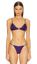 fleur du mal Chain Luxe Triangle Bra in Purple - fleur du mal Soutien-gorge triangle Chain Luxe en violet - fleur du mal 紫色链条奢华三角文胸 - fleur du mal Chain Luxe Triangel-BH in Lila - fleur du mal 체인 Luxe 트라이앵글 브라, 퍼플 - fleur du mal Reggiseno a triangolo Chain Luxe in viola