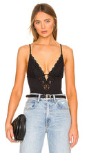 fleur du mal Charlotte Lace 3-Way Bodysuit in Black - fleur du mal Body Charlotte en dentelle à 3 voies en noir - fleur du mal Charlotte 蕾丝三向连体衣黑色 - fleur du mal Charlotte Spitzen-3-Wege-Body in Schwarz - fleur du mal Charlotte 레이스 3-Way 바디수트 블랙 색상 - fleur du mal Body a 3 vie Charlotte in pizzo nero