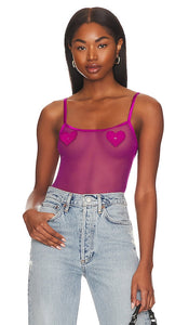 fleur du mal Queen Of Hearts Bodysuit in Fuchsia - fleur du mal Body Queen Of Hearts en Fuchsia - Fleur du mal 紫红色 Queen Of Hearts 连体衣 - fleur du mal Body „Königin der Herzen“ in Fuchsia - fleur du Mal Queen Of Hearts 바디수트 - fleur du mal Body Regina di Cuori in fucsia