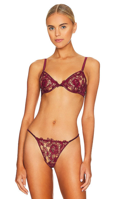 fleur du mal Rose Embroidery Demi Bra in Wine - fleur du mal Soutien-gorge corbeille brodé rose - Vin - fleur du mal 酒红色玫瑰刺绣半胸罩 - fleur du mal Demi-BH mit Rosenstickerei in Weinrot - fleur du mal 로즈 자수 데미 브라 인 와인 - fleur du mal Rose Ricamo Demi Reggiseno in Vino