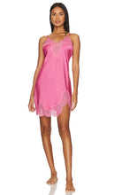 homebodii Sian Luxury Slip in Pink - homebodii Slip de luxe Sian en rose - homebodii Sian 粉色奢华衬裙 - Homebodii Sian Luxus-Slip in Rosa - homebodii 시안 럭셔리 슬립핑크 - homebodii Sian Slip di lusso in rosa