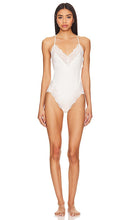homebodii Viveka Bodysuit in White - homebodii Body Viveka en blanc - homebodii Viveka 白色连体衣 - homebodii Viveka Body in Weiß - homebodii Viveka 바디수트 - homebodii Body Viveka in bianco