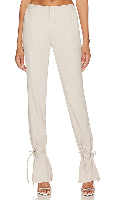 h:ours Amira Pant in Grey - h:ours Pantalon Amira en Gris - h:ours Amira 灰色长裤 - h:ours Amira Hose in Grau - h:ours 아미라 팬츠 그레이 색상 - h: i nostri pantaloni Amira in grigio