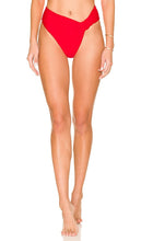 lovewave The Alexi High Waist Bottom in Red - lovewave Bas taille haute The Alexi en rouge - lovewave Alexi 高腰红色底裤 - lovewave Das Alexi High Waist Bottom in Rot - lovewave The Alexi 하이웨이스트 보텀 - lovewave Il fondo a vita alta Alexi in rosso