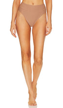 lovewave True Colors High Waist Bottom in Brown - Lovewave True Colors - Bas taille haute en marron - lovewave True Colors 棕色高腰底裤 - Lovewave True Colors High Waist Bottom in Braun - lovewave True Colors 하이웨이스트 보텀 브라운 색상 - Lovewave Pantaloni a vita alta True Colors in marrone