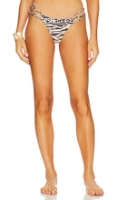 lovewave the Bree Bottom in Nude - lovewave le Bree Bottom en nu - Lovewave 裸体的 Bree Bottom - lovewave der Bree-Bottom in Nackt - lovewave the Bree Bottom in 누드 - lovewave il Bree Bottom in nudo