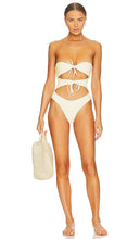 lovewave the Nadine One Piece in Ivory - lovewave la Nadine une pièce en ivoire - lovewave 象牙色 Nadine 海贼王 - lovewave der Nadine Einteiler in Elfenbein - lovewave the Nadine 원피스 아이보리 색상 - lovewave il costume intero di Nadine in avorio