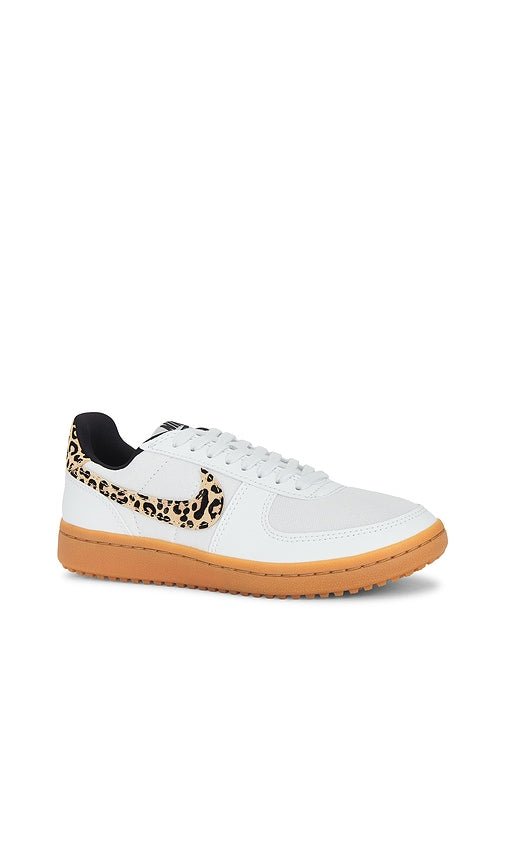 Nike Field General Se Sneaker in White