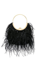 olga berg Penny Feathered Frame Bag in Black - olga berg - Penny - Sac à cadre à plumes noir - olga berg Penny 黑色羽毛框架包 - Olga Berg Penny Feathered Frame Bag in Schwarz - olga berg 페니 페더드 프레임 백블랙 색상 - Olga Berg Borsa Penny con telaio piumato in nero