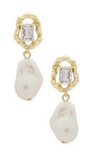 petit moments Abigail Earrings in White