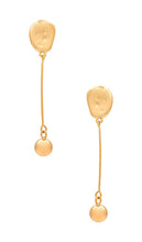 petit moments Kourt Earrings in Metallic Gold