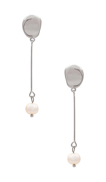 petit moments Kylie Earrings in Metallic Silver