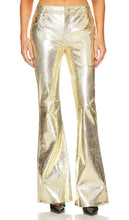 retrofete Lynx Leather Pant in Metallic Gold - Pantalon en cuir Lynx rétrofete en or métallisé - 金属金色复古 Lynx 皮革长裤 - retrofete Lynx Lederhose in Metallic-Gold - Retrofete Lynx 가죽 팬츠 - Pantaloni in pelle Lynx retrofete in oro metallizzato