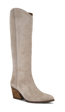 Seychelles Begging You Boot in Neutral