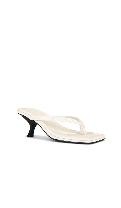 St. Agni Thong Detail Heel in White