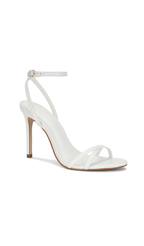 Steve Madden Jypsey Sandal in White