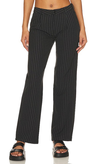 superdown Angie Low Rise Pant in Black - superdown - Pantalon Angie taille basse en noir - superdown Angie 黑色低腰裤 - superdown Angie Low Rise Hose in Schwarz - superdown Angie 로우 라이즈 팬츠 - Pantaloni superdown Angie a vita bassa in nero