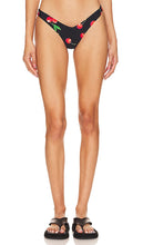 superdown Destinea Bikini Bottom in Black - superdown Bas de bikini Destinea en noir - superdown Destinea 黑色比基尼泳裤 - superdown Destinea Bikinihose in Schwarz - superdown DESTINEA 비키니 하의 블랙 색상 - Slip bikini Destinea superdown in nero