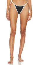superdown Gianna Bikini Bottom in Black - superdown Bas de bikini Gianna en Noir - superdown Gianna 黑色比基尼泳裤 - superdown Gianna Bikinihose in Schwarz - superdown Gianna 비키니 하의 블랙 색상 - Slip bikini Gianna superdown in nero