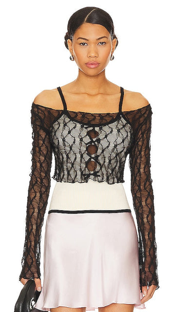 superdown Joss Lace Top in Black - superdown Haut en dentelle Joss en noir - superdown Joss 黑色蕾丝上衣 - superdown Joss Spitzenoberteil in Schwarz - superdown 조스 레이스 탑 - Top in pizzo Joss superdown in nero