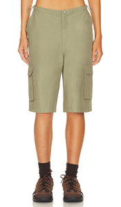 superdown Lana Shorts in Olive - superdown Short Lana en Olive - Superdown Lana 橄榄色短裤 - superdown Lana Shorts in Oliv - superdown Lana 반바지 올리브 색상 - Pantaloncini Lana superdown in verde oliva