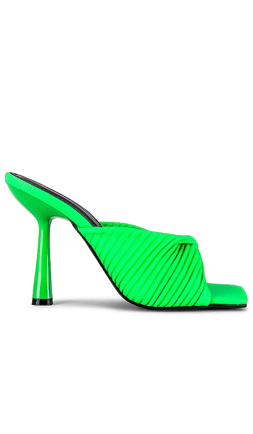 superdown Lyla Heel in Green - superdown Talon Lyla en Vert - 超级羽绒服 Lyla Heel 绿色 - superdown Lyla Heel in Grün - superdown 라일라 힐 그린 색상 - superdown Lyla Heel in verde