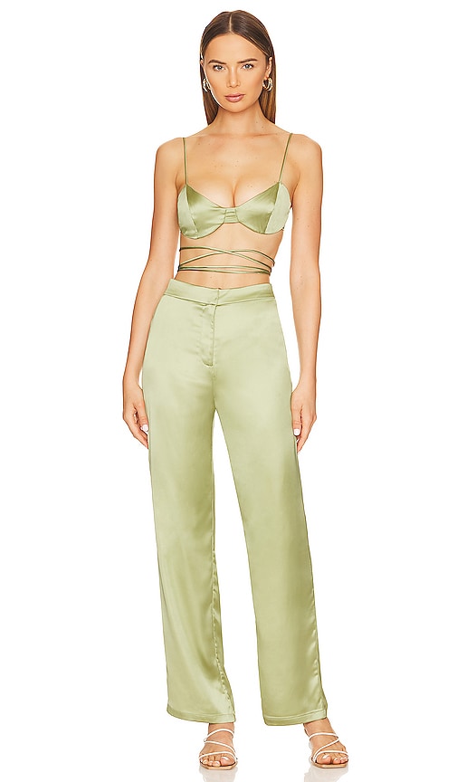 superdown Maeve Pant Set in Sage - superdown Ensemble pantalon Maeve en sauge - superdown Maeve 鼠尾草长裤套装 - superdown Maeve Hosenset in Salbei - superdown Maeve 팬츠 세트 - Set di pantaloni Maeve superdown in salvia