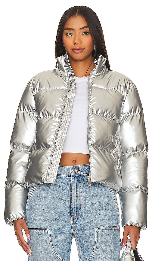 superdown Missy Puffer Jacket in Metallic Silver - superdown Doudoune Missy en argent métallisé - superdown Missy 金属银色羽绒夹克 - superdown Missy Pufferjacke in Metallic-Silber - superdown 미시 퍼퍼 자켓 - Piumino Missy superdown in argento metallizzato