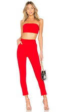 superdown Remy Bandeau Pant Set in Red - superdown - Ensemble pantalon bandeau Remy en rouge - superdown Remy 红色抹胸裤套装 - Superdown Remy Bandeau-Hosenset in Rot - superdown 레미 반도 팬츠 세트 - Set di pantaloni a fascia Remy superdown in rosso