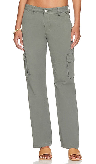 superdown Sheyda Cargo Pant in Sage - superdown - Pantalon cargo Sheyda en sauge - Superdown Sheyda 鼠尾草色工装裤 - Superdown Sheyda Cargohose in Salbei - superdown Sheyda 카고 팬츠 - Pantaloni cargo Sheyda superdown in salvia