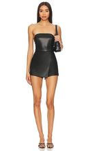 superdown Sonya Faux Leather Romper in Black - superdown Combishort Sonya en similicuir noir - superdown Sonya 黑色人造皮革连衣裤 - superdown Sonya Kunstleder-Strampler in Schwarz - superdown Sonya 인조 가죽 롬퍼 블랙 색상 - superdown Sonya pagliaccetto in ecopelle in nero