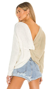 superdown Trish Knot Sweater in Beige - superdown Pull Trish avec nœud en beige - superdown 米色 Trish 结饰毛衣 - superdown Trish Knot Pullover in Beige - superdown 트리쉬 매듭 스웨터 베이지 색상 - Maglione Trish Knot superdown in beige