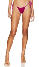 superdown Vanessa String Bikini Bottom in Pink - superdown Bas de bikini string Vanessa en rose - superdown Vanessa 粉色系带比基尼泳裤 - superdown Vanessa String-Bikinihose in Rosa - superdown Vanessa 스트링 비키니 하의 핑크 색상 - superdown Vanessa String Slip bikini in rosa