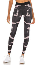 ultracor Camo Collegiate Legging in Black - Legging collégial ultracor camouflage en noir - ultracor 黑色迷彩学院打底裤 - Ultracor Camo Collegiate-Leggings in Schwarz - ultracor Camo Collegiate 레깅스 색상 - Legging collegiale ultracor mimetico in nero