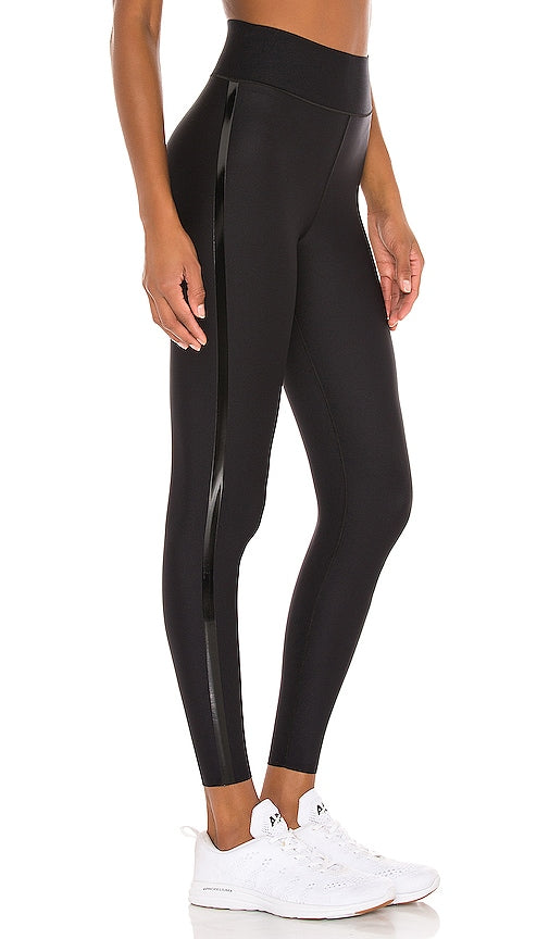 ultracor Essential Ultra High Legging in Black - Ultracor - Essential - Legging ultra haut - Noir - ultracor Essential 黑色超高打底裤 - ultracor Essential Ultra High Legging in Schwarz - ultracor Essential 울트라 하이 레깅스 블랙 색상 - Legging ultra alto Ultracor Essential in nero