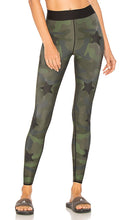 ultracor Ultra Silk Knockout Legging in Army - Ultracor - Legging Knockout Ultra Silk en armée - ultracor Ultra Silk Knockout 军装打底裤 - Ultracor Ultra Silk Knockout-Leggings in Army - ultracor 울트라 실크 녹아웃 레깅스 - ultracor Ultra Silk Legging Knockout in stile militare