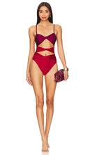 villa fresca Mia Twisted One Piece in Red - villa fresca Une pièce torsadée Mia en rouge - Villa fresca 米娅 红色扭曲一件 - Villa Fresca Mia Twisted One Piece in Rot - villa fresca 미아 트위스티드 원피스 레드 색상 - villa fresca Mia Twisted One Piece in rosso