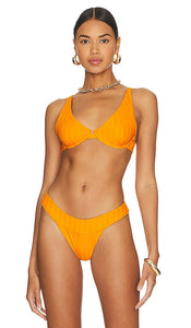 vitamin A Rossi Halter Underwire Bikini Top in Orange - Vitamine A - Haut de bikini dos nu à armatures Rossi en orange - 维生素 A Rossi 橙色挂脖钢圈比基尼上衣 - Vitamin A Rossi Neckholder-Bikinioberteil mit Bügel in Orange - 비타민 A Rossi 홀터 언더와이어 비키니 탑 - Top bikini con ferretto e vitamina A Rossi in arancione